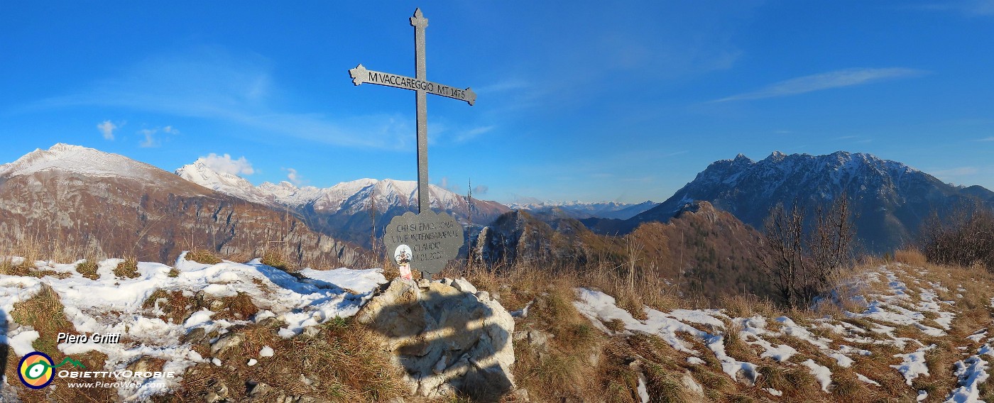 38 Alla croce del Vaccareggio (1475 m) da sx Menna, Arera, Grem, Monte Castello, Alben.jpg